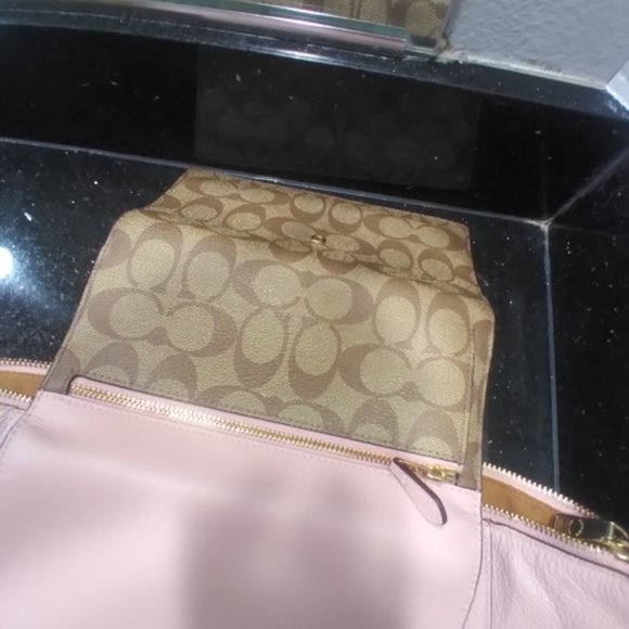 Pink coach tote and matching wallet set - Picture 5 of 6
